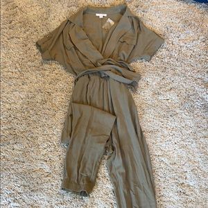 Women’s Fashion Nova jumpsuit